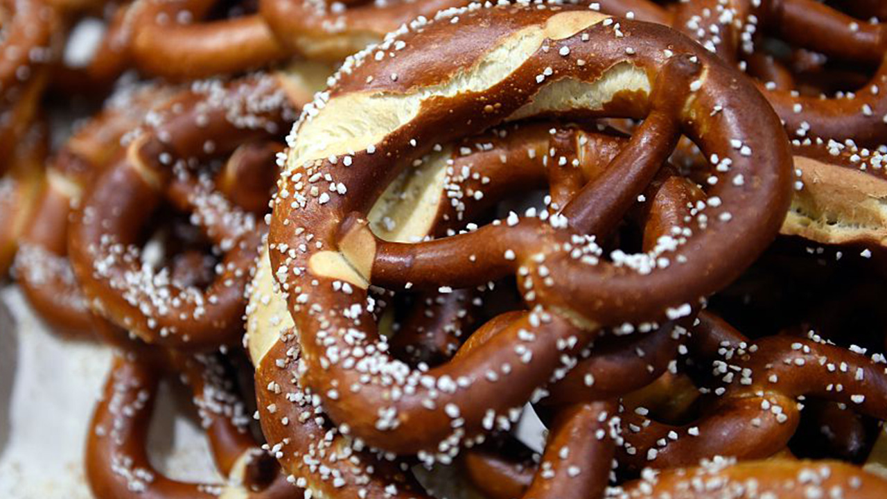 Students served pretzels covered in oven cleaner, lawsuit claims — Stockbridge Schools news